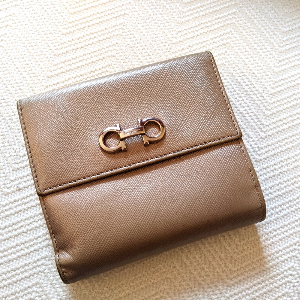 Salvatore Ferragamo Champagne Beige wallet